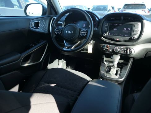 Used 2023 Kia Soul LX image 24