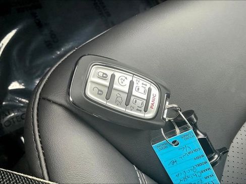 New 2026 Chrysler Pacifica Select image 25