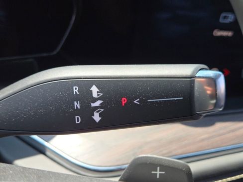 New 2025 Chevrolet Suburban Premier image 14