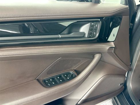 Certified 2025 Porsche Panamera 4 AWD/4WD image 32