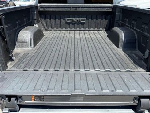 Used 2021 GMC Sierra 1500 SLT AWD/4WD image 18