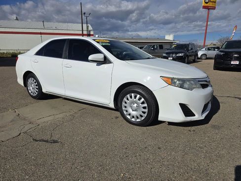 Used 2013 Toyota Camry LE image 1