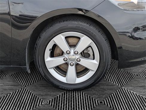 Used 2015 Dodge Dart SXT image 9