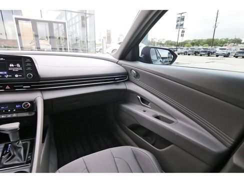 Certified 2025 Hyundai Elantra Sport image 12