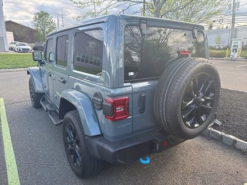 Used 2024 Jeep Wrangler Unlimited Sahara AWD/4WD image 4