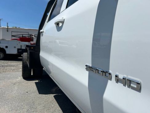 Used 2015 Chevrolet Silverado 3500 LT w/ LT Convenience Package AWD/4WD image 14