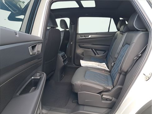 New 2026 Volkswagen Atlas Cross Sport SEL Premium R-Line AWD/4WD image 12