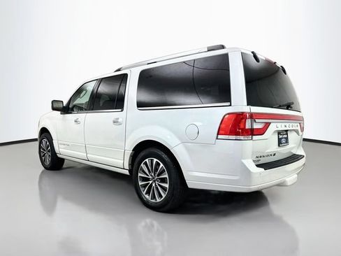 Used 2017 Lincoln Navigator L Select RWD image 5