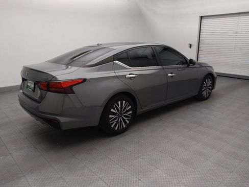 Used 2023 Nissan Altima 2.5 SV FWD image 10