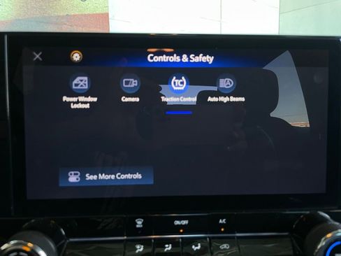 Used 2024 Chevrolet Colorado W/T image 36