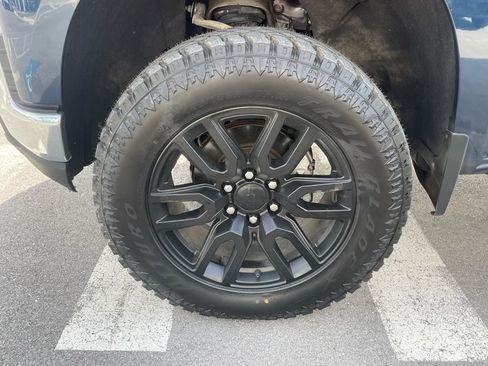 Used 2020 Chevrolet Silverado 1500 LT w/ Texas Edition image 29