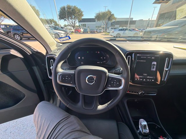 Used 2025 Volvo XC40 B5 Ultra w/ Climate Package AWD/4WD image 14