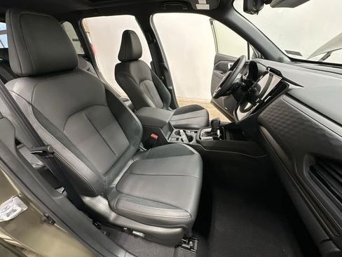 Certified 2025 Subaru Forester Touring AWD/4WD image 23