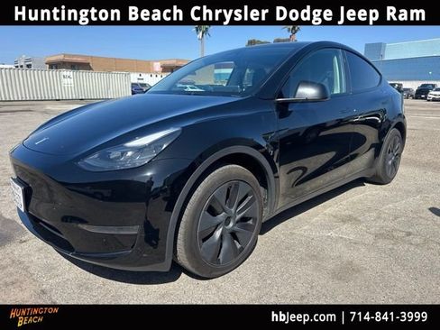 Used 2024 Tesla Model Y 2WD image 1
