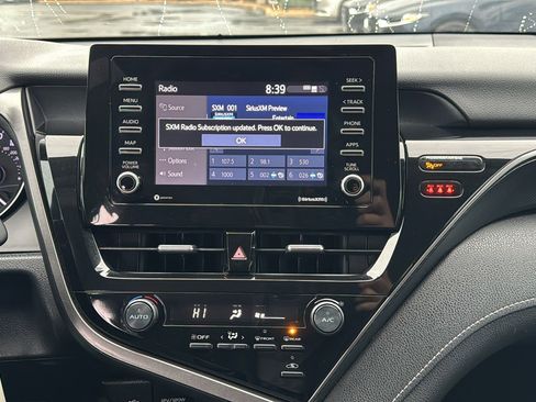 Used 2021 Toyota Camry SE w/ Carpet Mat Package (TMS) image 32