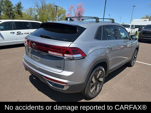 Used 2024 Volkswagen Atlas Cross Sport SE AWD/4WD image 2