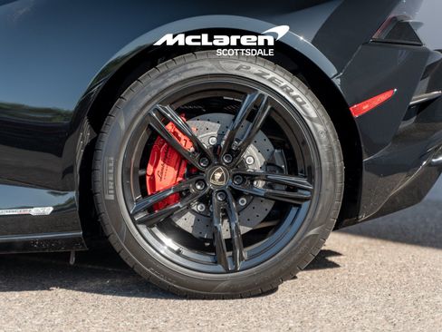 Used 2021 Lamborghini Huracan EVO RWD image 30
