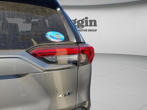 Used 2020 Toyota RAV4 XLE image 19