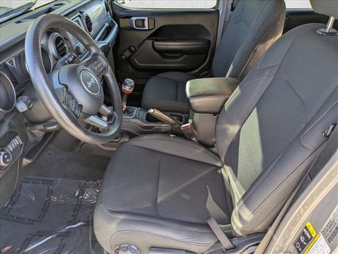 Used 2021 Jeep Gladiator Sport image 15