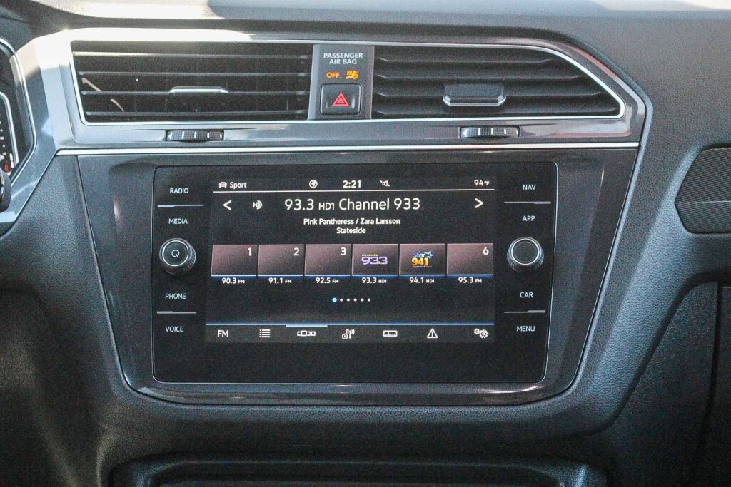 Used 2021 Volkswagen Tiguan SEL Premium R-Line AWD/4WD image 4