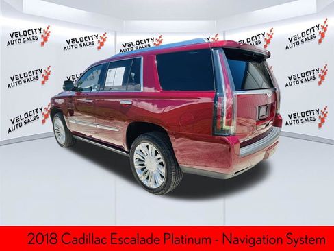 Used 2018 Cadillac Escalade Platinum RWD image 5