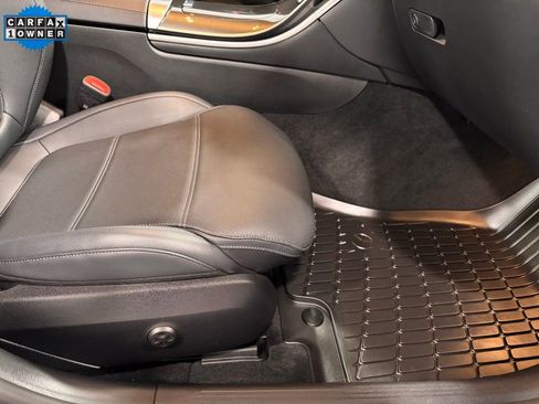 Certified 2023 Mercedes-Benz C 300 4MATIC Sedan image 17
