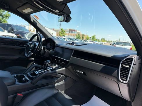 Used 2020 Porsche Cayenne AWD/4WD image 11