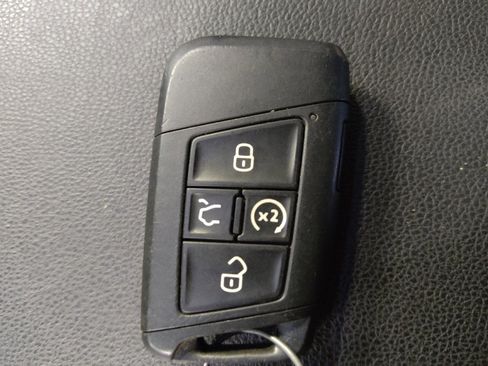 Used 2021 Volkswagen Atlas SEL AWD/4WD image 32