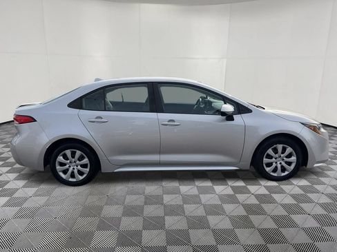 Used 2025 Toyota Corolla LE FWD image 11