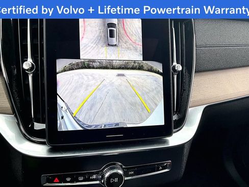 Certified 2025 Volvo XC90 B5 Plus image 30