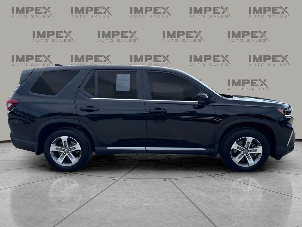 Used 2025 Honda Pilot EX-L image 6