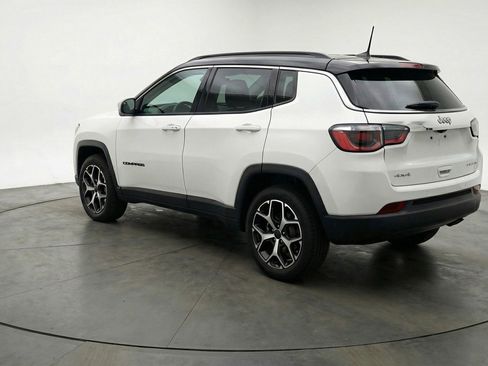 Used 2025 Jeep Compass Limited image 6