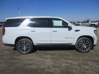 New 2026 GMC Yukon Denali w/ Sun & Power Step Package