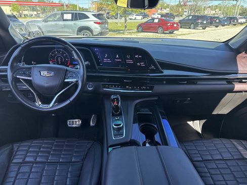 Used 2023 Cadillac Escalade ESV V w/ Heavy-Duty Trailer Package image 16