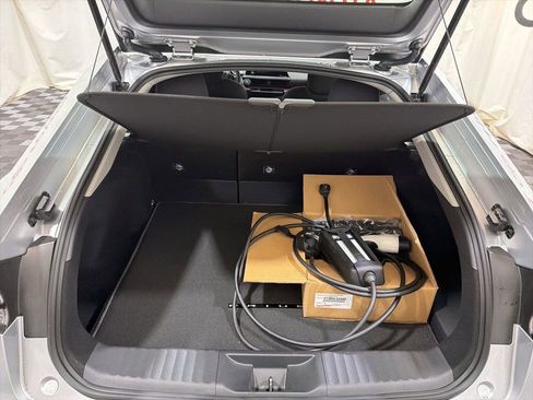 Used 2026 Toyota Prius SE image 15