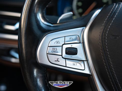 Used 2018 BMW 750i w/ Executive Package image 25