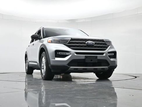 Certified 2023 Ford Explorer XLT w/ Equipment Group 202A image 35