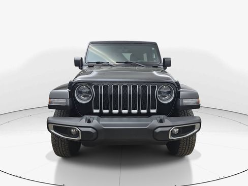 Used 2019 Jeep Wrangler Unlimited Sahara AWD/4WD image 8