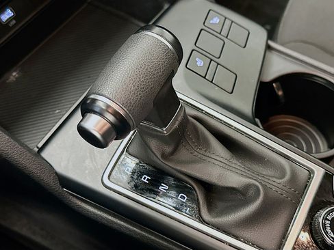 Used 2025 Kia Sportage LX image 25