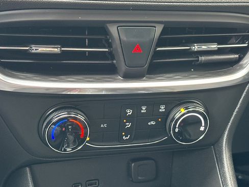 Used 2024 Buick Encore GX Preferred image 27