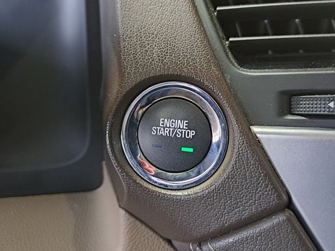 Used 2019 Chevrolet Suburban Premier image 15