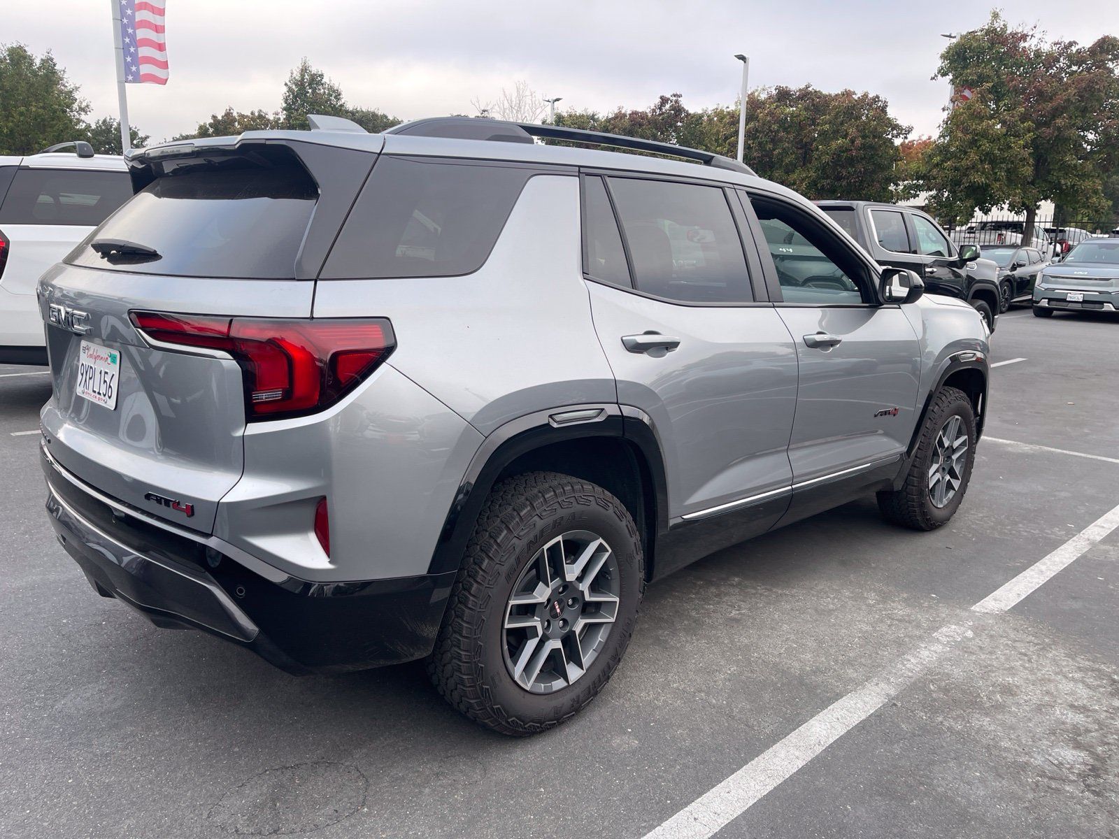 Used 2026 GMC Terrain AT4 AWD/4WD image 2