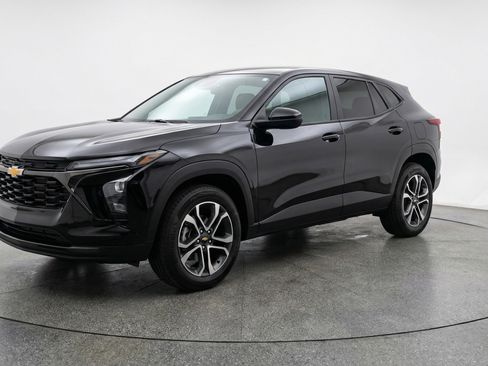 Used 2025 Chevrolet TrailBlazer LT image 3