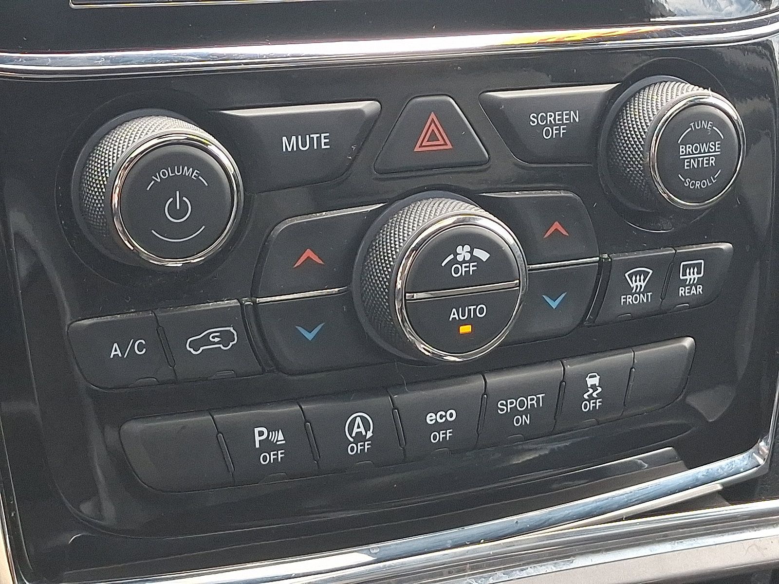 Certified 2021 Jeep Grand Cherokee Laredo X AWD/4WD image 16
