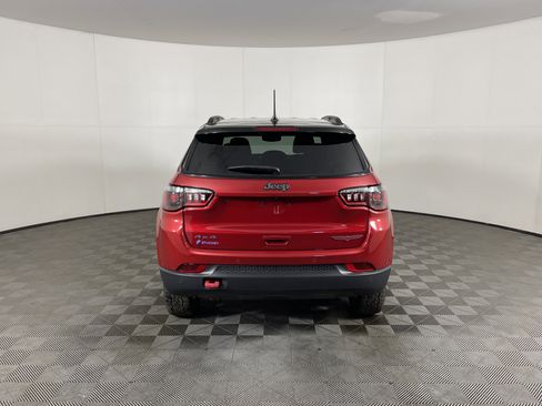 Used 2024 Jeep Compass Trailhawk image 4