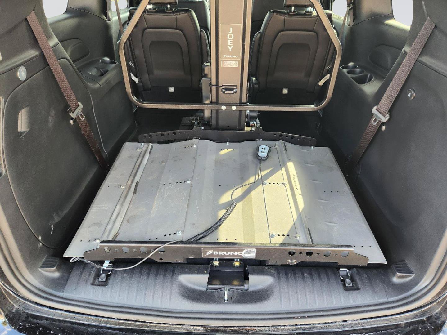 Used 2025 Chrysler Pacifica Select FWD image 32