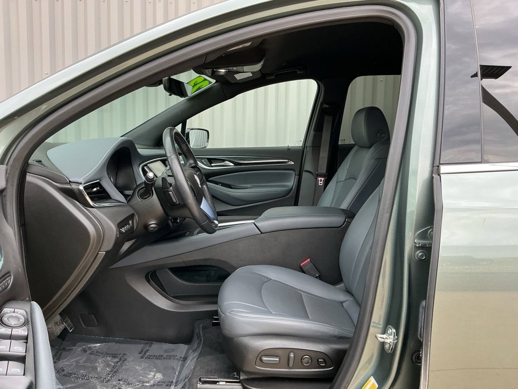 Used 2023 Buick Enclave Premium AWD/4WD image 8