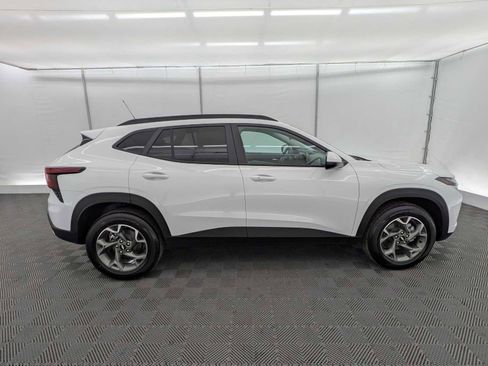 New 2026 Chevrolet Trax LT w/ Driver Confidence Package FWD image 7