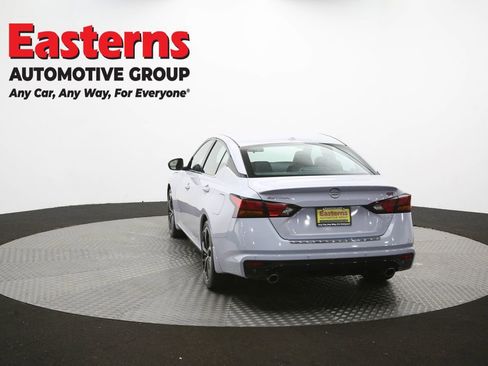 Used 2023 Nissan Altima 2.5 SR FWD image 39