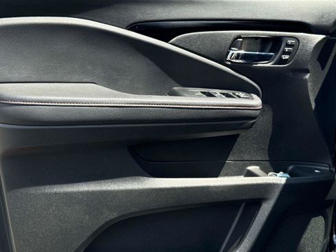 Certified 2024 Honda Ridgeline Black Edition image 17